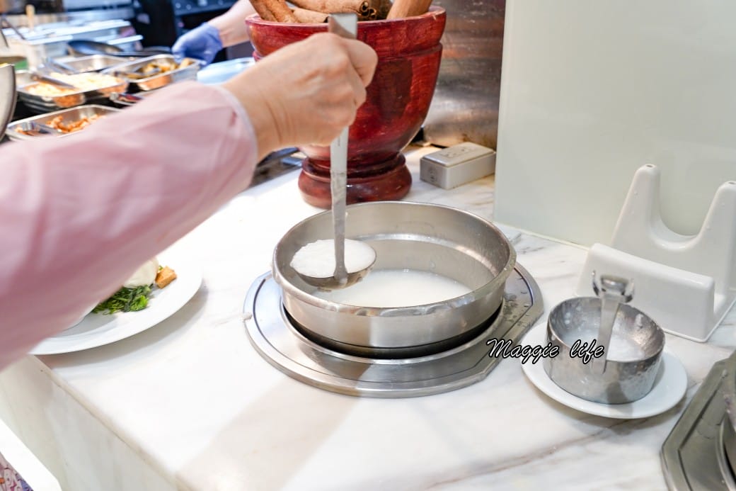 南港六福萬怡酒店敘日全日餐廳早餐buffet吃到飽,中式西式日式都有,9大區料理飽到下午都不用再吃了! - 第28張圖 南港六福萬怡酒店敘日全日餐廳早餐buffet吃到飽,中式西式日式都有,9大區料理飽到下午都不用再吃了!