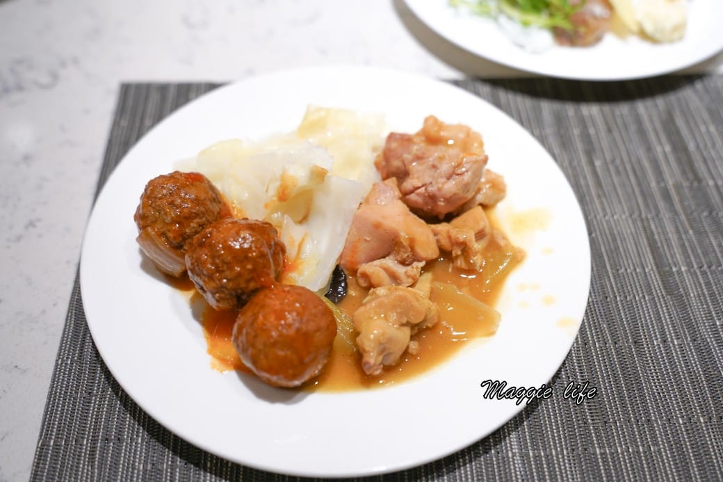 台北六福萬怡酒店行政貴賓廳，免費 Happy Hour下午茶晚餐自助餐吃到飽菜色，享受貴賓禮遇！