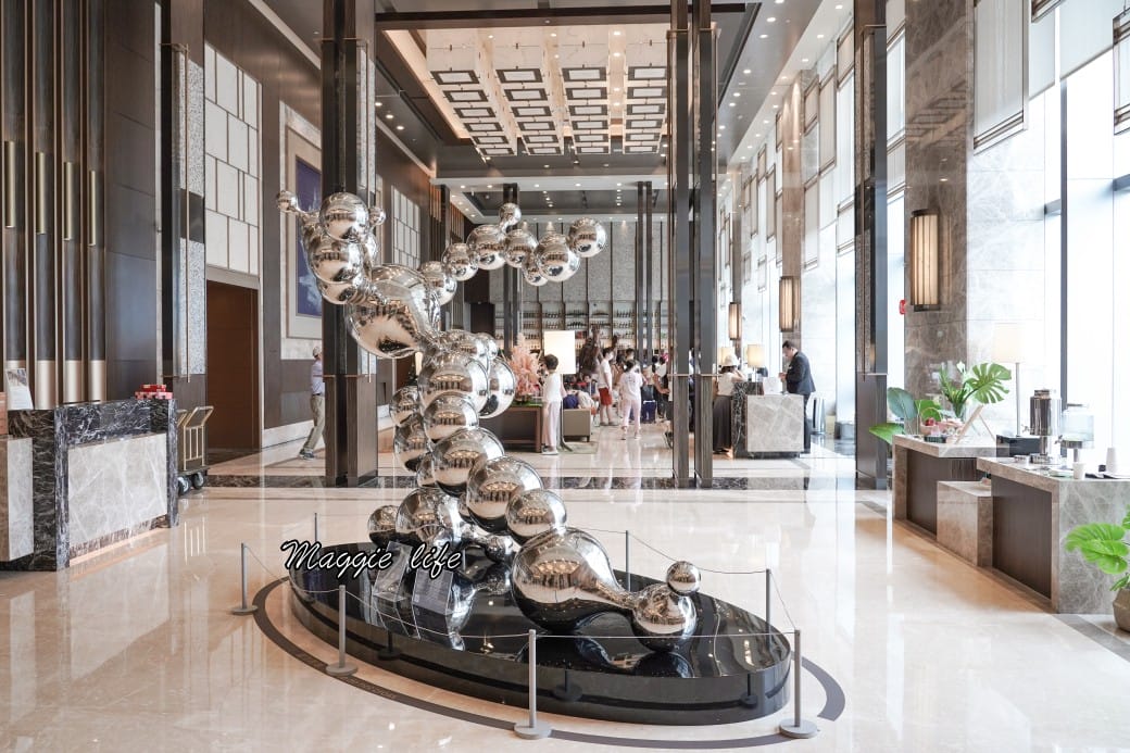 台北六福萬怡酒店，五星萬豪飯店系列，大片玻璃窗山景景觀，台北住宿推薦，自助早餐超豐盛，南港站三鐵共構交通超級方便