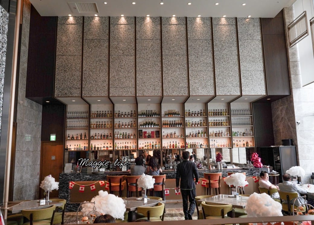 台北六福萬怡酒店，五星萬豪飯店系列，大片玻璃窗山景景觀，台北住宿推薦，自助早餐超豐盛，南港站三鐵共構交通超級方便