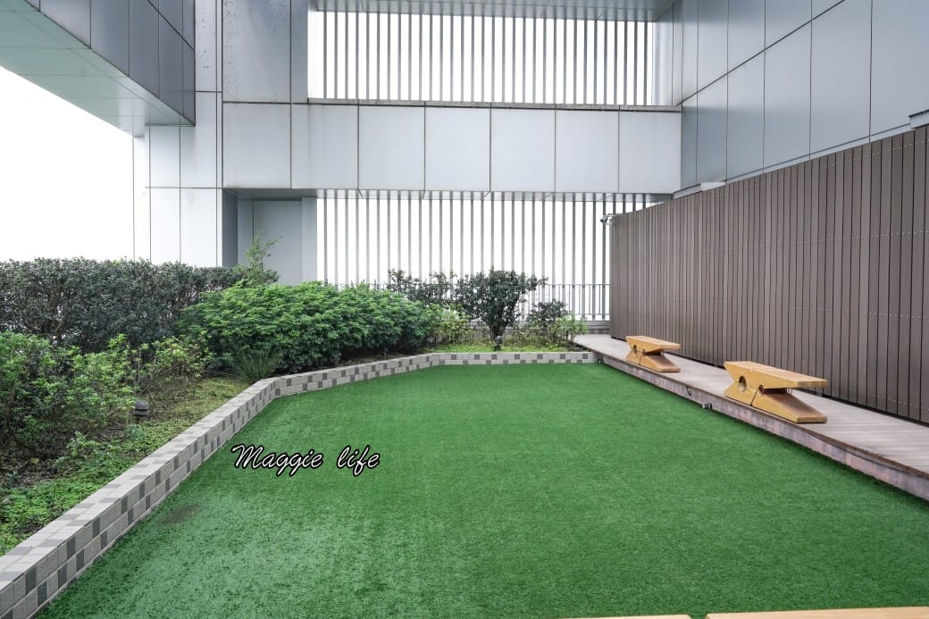 台北六福萬怡酒店行政貴賓廳，免費 Happy Hour下午茶晚餐自助餐吃到飽菜色，享受貴賓禮遇！