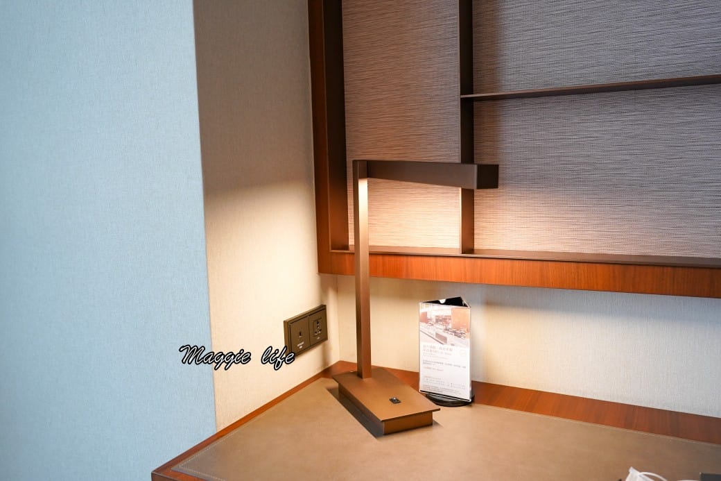 台北六福萬怡酒店，五星萬豪飯店系列，大片玻璃窗山景景觀，台北住宿推薦，自助早餐超豐盛，南港站三鐵共構交通超級方便