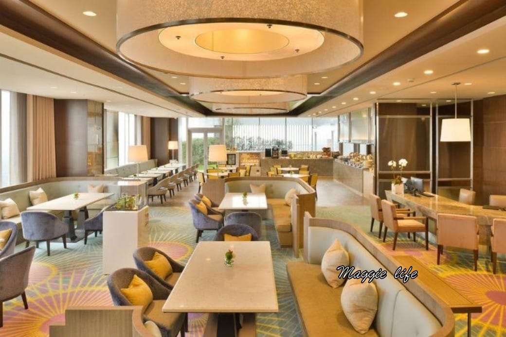 台北六福萬怡酒店，五星萬豪飯店系列，大片玻璃窗山景景觀，台北住宿推薦，自助早餐超豐盛，南港站三鐵共構交通超級方便