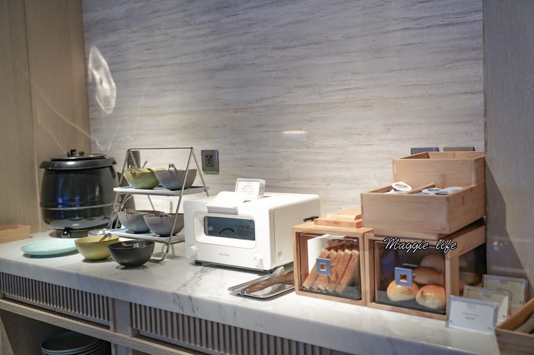 台北寒居酒店早餐，豐盛早午餐加上沙拉吧，優雅的環境觀賞落地窗外景觀，悠閒超CHILL的！