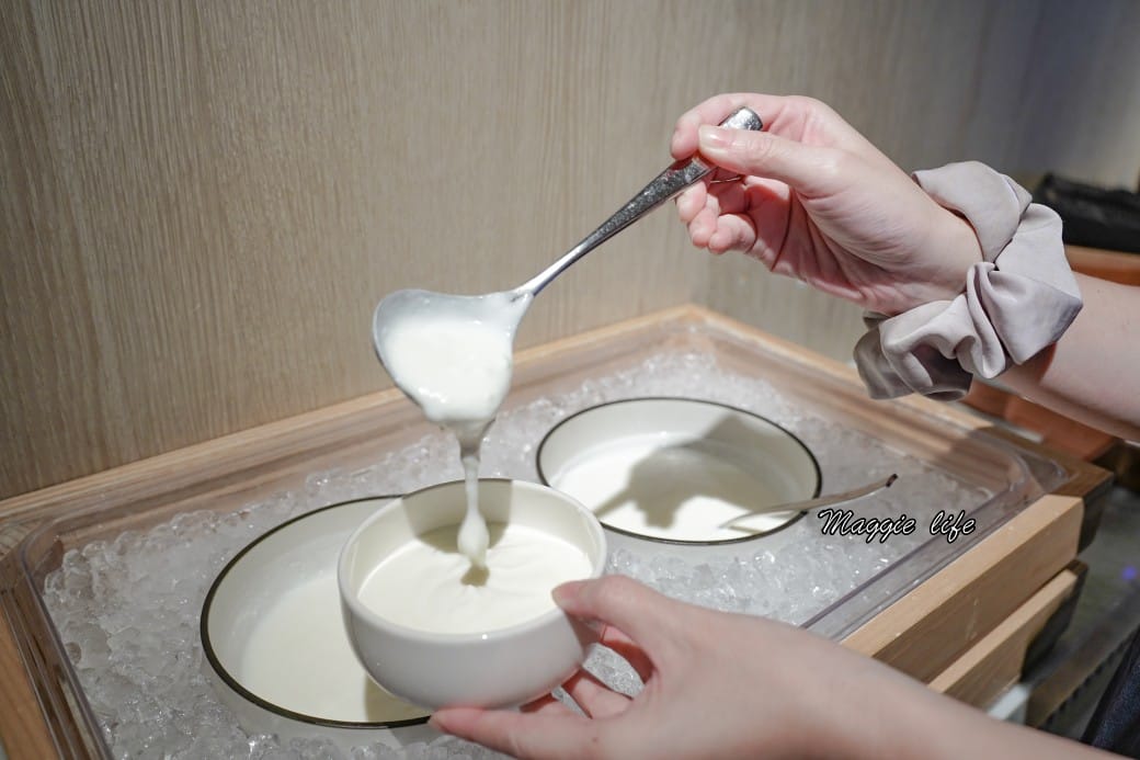 台北寒居酒店早餐，豐盛早午餐加上沙拉吧，優雅的環境觀賞落地窗外景觀，悠閒超CHILL的！