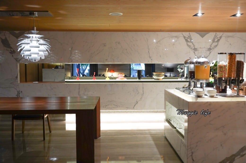 台北大安慕軒飯店MADISON TAIPEI HOTEL ，飯店奢華自助早餐吃到飽3.5小時吃好吃滿，一早就有松露蛋/烤魚/豬腳！信義安和站飯店推薦