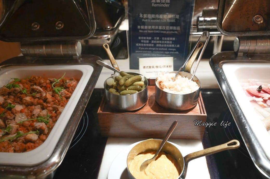 台北大安慕軒飯店MADISON TAIPEI HOTEL ，飯店奢華自助早餐吃到飽3.5小時吃好吃滿，一早就有松露蛋/烤魚/豬腳！信義安和站飯店推薦