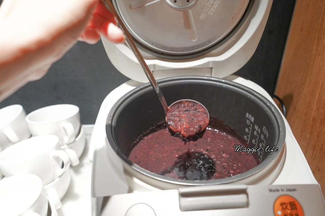 台北大安慕軒飯店MADISON TAIPEI HOTEL ，飯店奢華自助早餐吃到飽3.5小時吃好吃滿，一早就有松露蛋/烤魚/豬腳！信義安和站飯店推薦