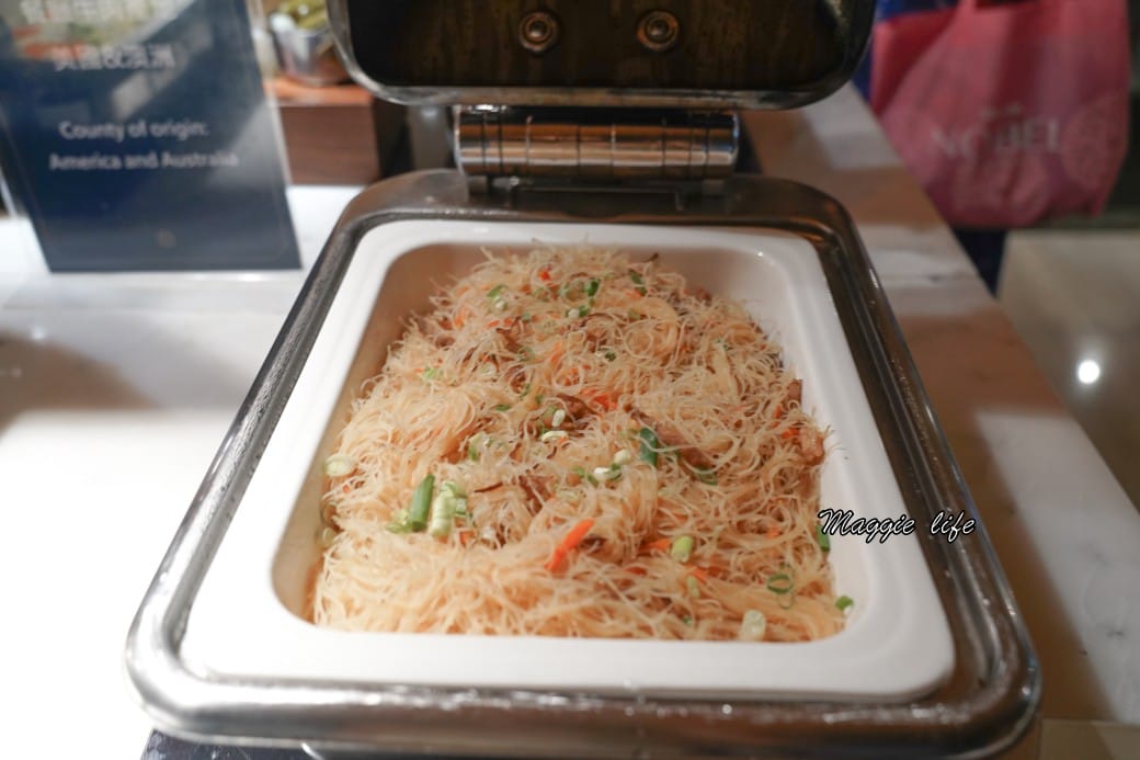 台北大安慕軒飯店MADISON TAIPEI HOTEL ，飯店奢華自助早餐吃到飽3.5小時吃好吃滿，一早就有松露蛋/烤魚/豬腳！信義安和站飯店推薦