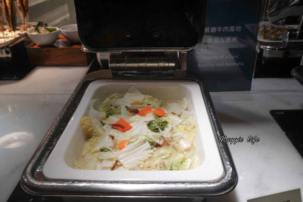 台北大安慕軒飯店MADISON TAIPEI HOTEL ，飯店奢華自助早餐吃到飽3.5小時吃好吃滿，一早就有松露蛋/烤魚/豬腳！信義安和站飯店推薦