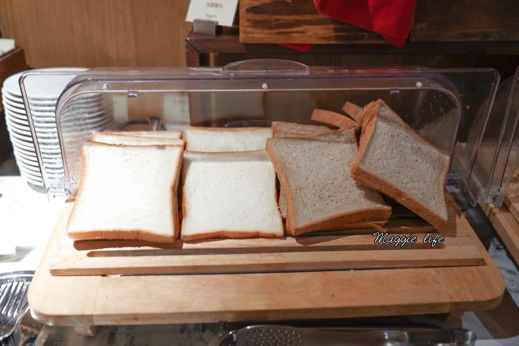 台北大安慕軒飯店MADISON TAIPEI HOTEL ，飯店奢華自助早餐吃到飽3.5小時吃好吃滿，一早就有松露蛋/烤魚/豬腳！信義安和站飯店推薦