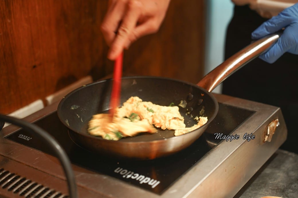 台北大安慕軒飯店MADISON TAIPEI HOTEL ，飯店奢華自助早餐吃到飽3.5小時吃好吃滿，一早就有松露蛋/烤魚/豬腳！信義安和站飯店推薦