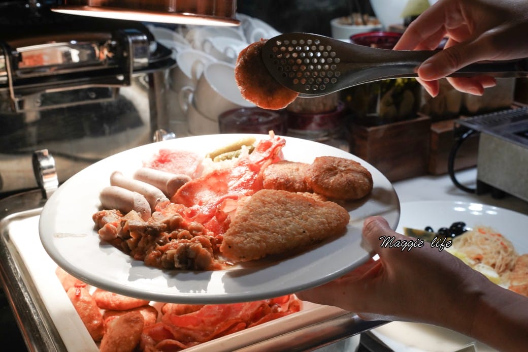 台北大安慕軒飯店MADISON TAIPEI HOTEL ，飯店奢華自助早餐吃到飽3.5小時吃好吃滿，一早就有松露蛋/烤魚/豬腳！信義安和站飯店推薦