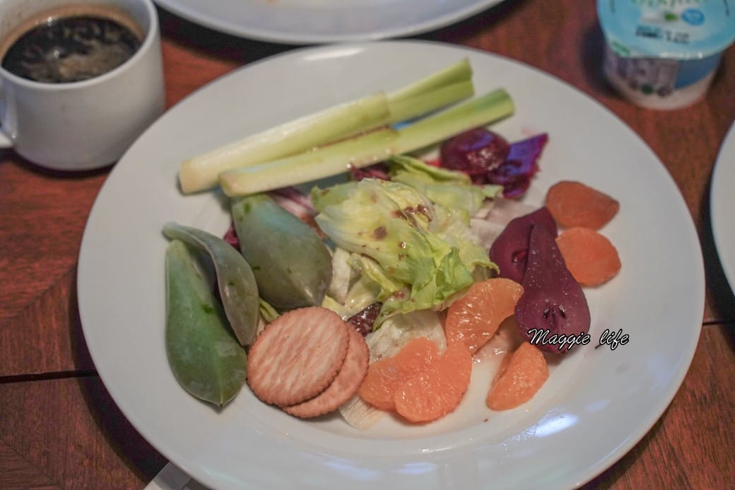 台北大安慕軒飯店MADISON TAIPEI HOTEL ，飯店奢華自助早餐吃到飽3.5小時吃好吃滿，一早就有松露蛋/烤魚/豬腳！信義安和站飯店推薦