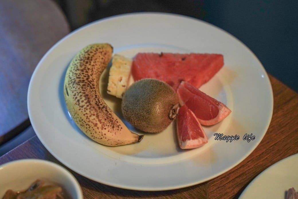 台北大安慕軒飯店MADISON TAIPEI HOTEL ，飯店奢華自助早餐吃到飽3.5小時吃好吃滿，一早就有松露蛋/烤魚/豬腳！信義安和站飯店推薦