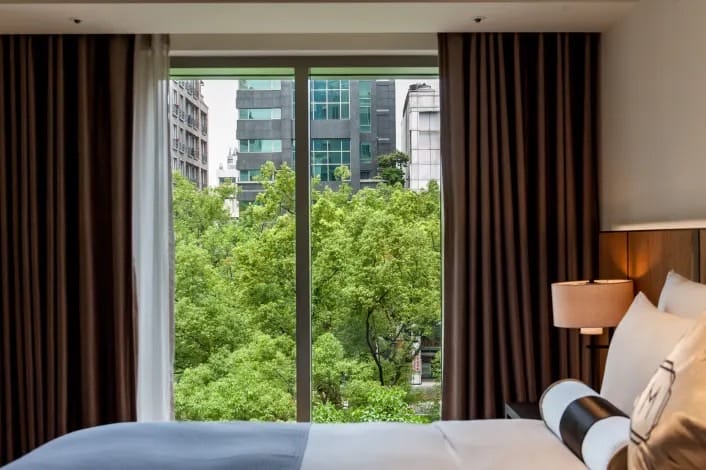 台北慕軒飯店住宿開箱｜正對敦南綠色林蔭大道，台北米其林指南推薦飯店，一泊二食享受義大利餐