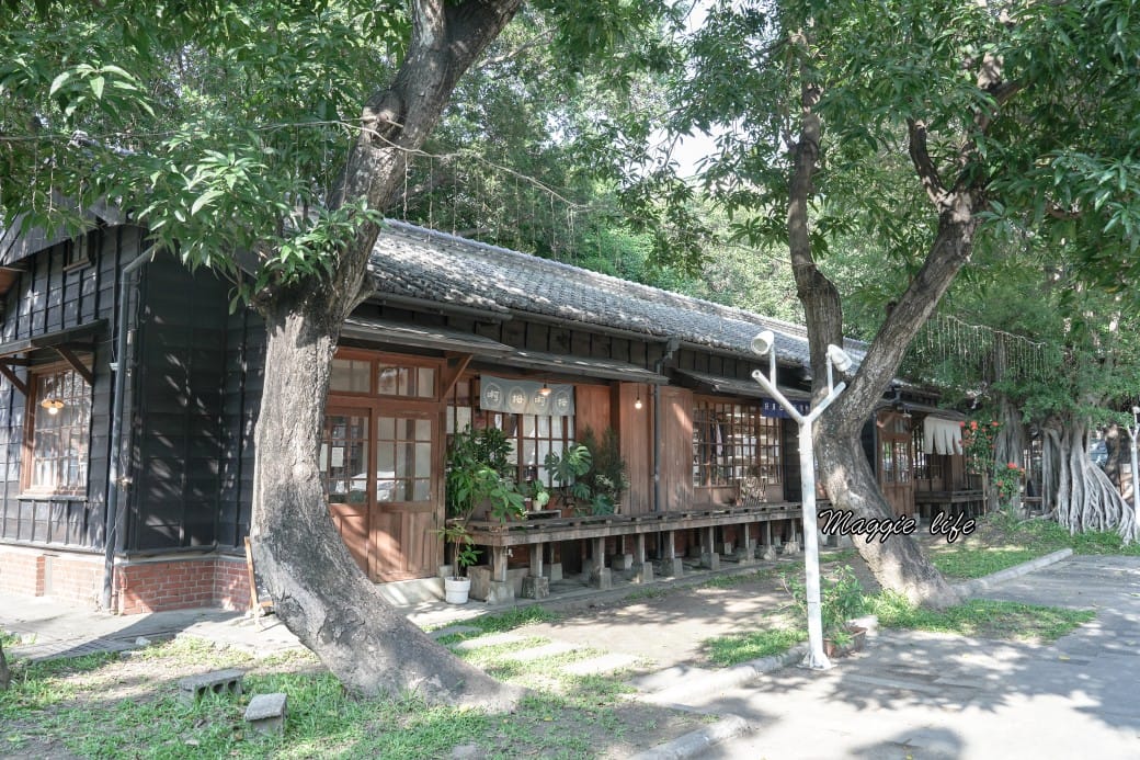 雲林斗六警察舊宿舍群,老屋控必遊,日治時期昭和建築,喝咖啡拍老屋,雲林斗六一日遊! - 第1張圖 雲林斗六警察舊宿舍群,老屋控必遊,日治時期昭和建築,喝咖啡拍老屋,雲林斗六一日遊!