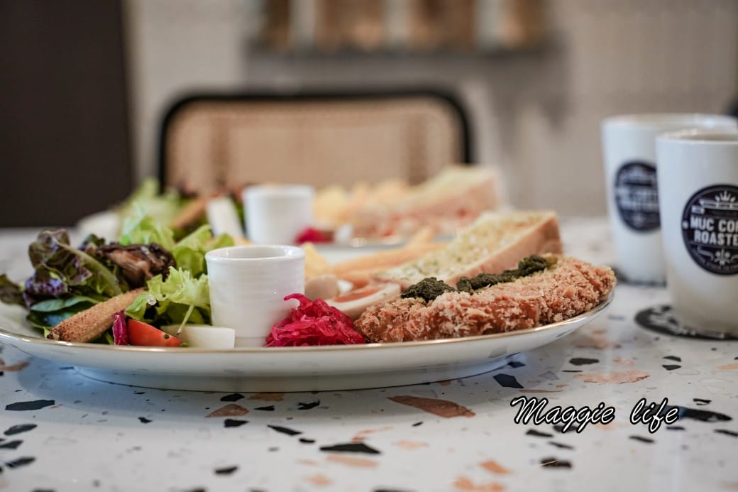 上島MUC Coffee Roasters 安平旗艦店，日本首店進駐台南安平，純白網美咖啡廳，咖啡餐點儀式感滿滿