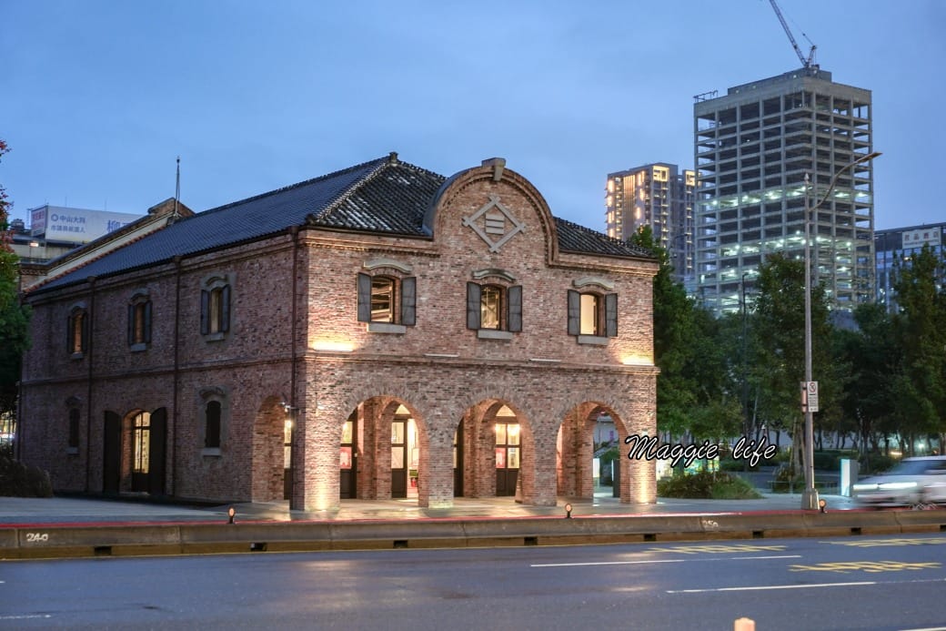 台北記憶倉庫,川流之島咖啡廳,日治時期紅磚歷史古蹟三井倉庫免費博物館,親子雨天景點 - 第2張圖 台北記憶倉庫,川流之島咖啡廳,日治時期紅磚歷史古蹟三井倉庫免費博物館,親子雨天景點