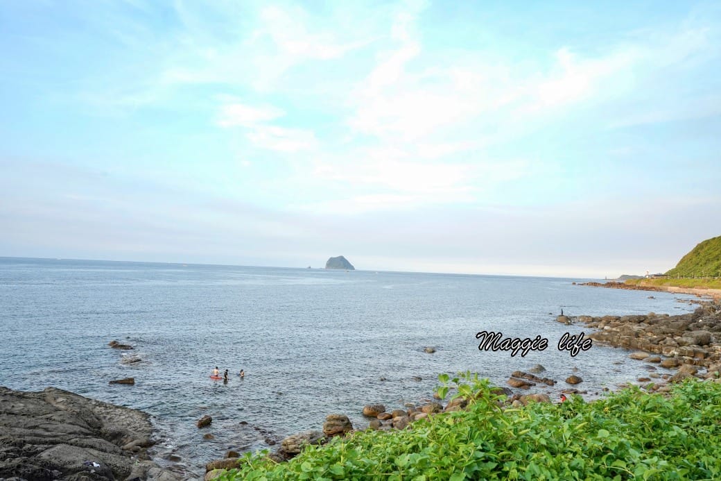 海神熱炒，基隆外木山海景第一排平價熱炒，可以由夕陽一直看到夜景再配上啤酒，爽啊！