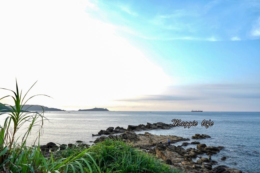 海神熱炒，基隆外木山海景第一排平價熱炒，可以由夕陽一直看到夜景再配上啤酒，爽啊！