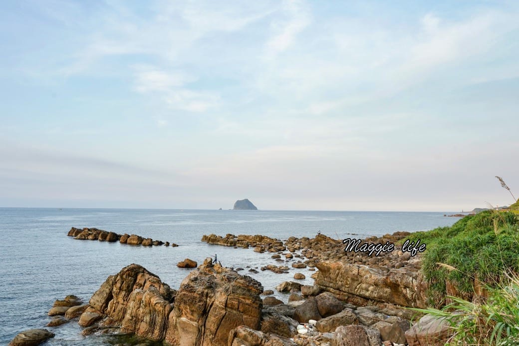 海神熱炒，基隆外木山海景第一排平價熱炒，可以由夕陽一直看到夜景再配上啤酒，爽啊！