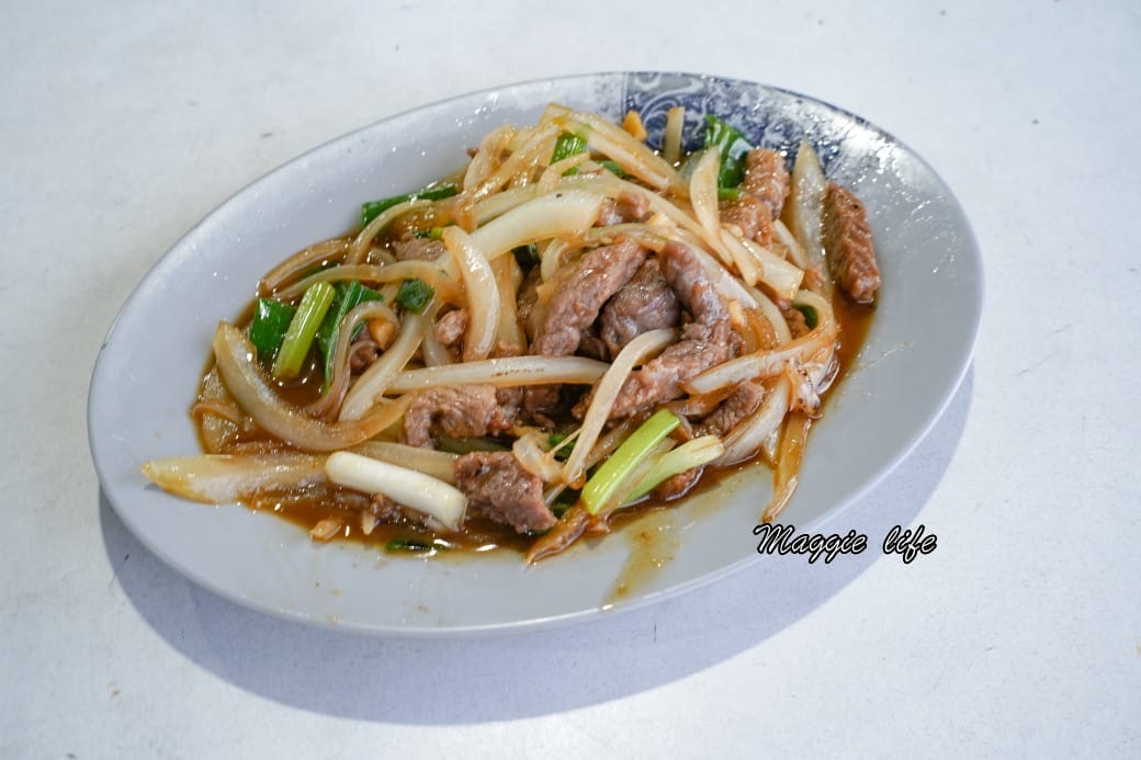 海神熱炒，基隆外木山海景第一排平價熱炒，可以由夕陽一直看到夜景再配上啤酒，爽啊！