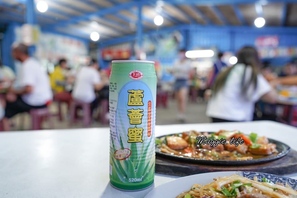 海神熱炒，基隆外木山海景第一排平價熱炒，可以由夕陽一直看到夜景再配上啤酒，爽啊！