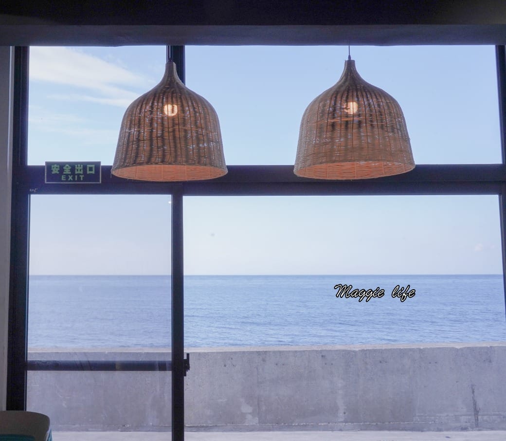 拾浪咖啡，北海岸面海景觀第一排咖啡廳，直接面海超療癒，IG打卡熱門景點