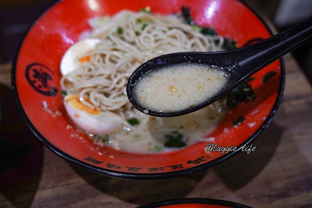 北投滿足溫泉拉麵，必吃推薦在地美食，大排長龍超人氣拉麵店！