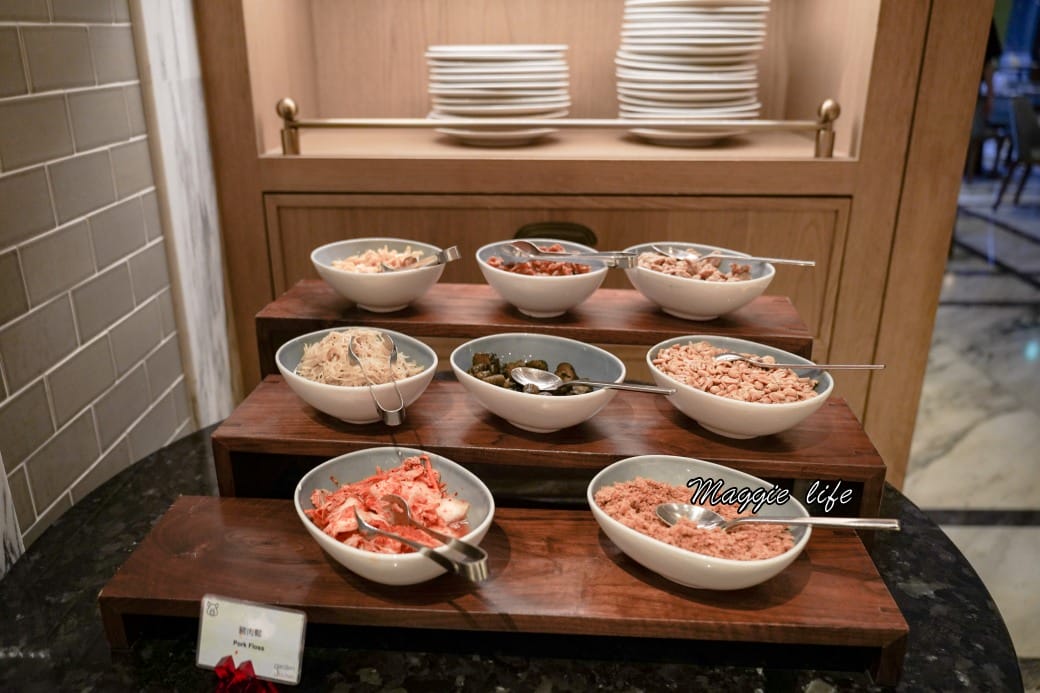 台北萬豪酒店GARDEN KITCHEN自助式早餐，超豐盛九大區buffet，大片落地窗面對花園吃早餐，高級感滿滿超療癒