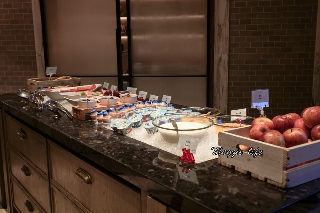 台北萬豪酒店GARDEN KITCHEN自助式早餐，超豐盛九大區buffet，大片落地窗面對花園吃早餐，高級感滿滿超療癒