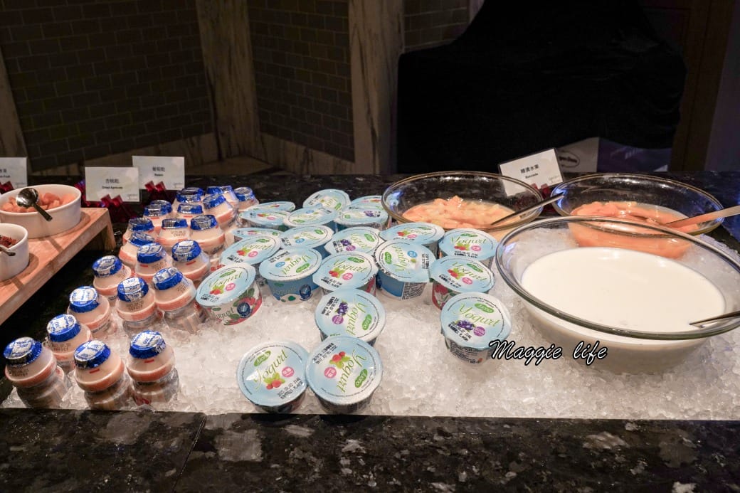 台北萬豪酒店GARDEN KITCHEN自助式早餐，超豐盛九大區buffet，大片落地窗面對花園吃早餐，高級感滿滿超療癒