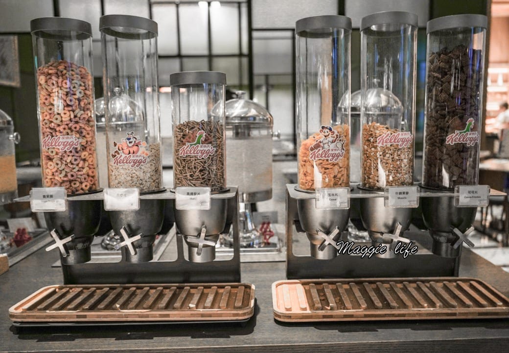 台北萬豪酒店GARDEN KITCHEN自助式早餐，超豐盛九大區buffet，大片落地窗面對花園吃早餐，高級感滿滿超療癒