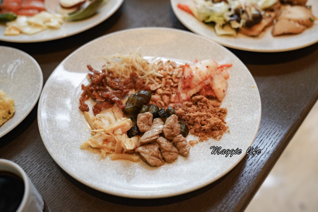 台北萬豪酒店GARDEN KITCHEN自助式早餐，超豐盛九大區buffet，大片落地窗面對花園吃早餐，高級感滿滿超療癒