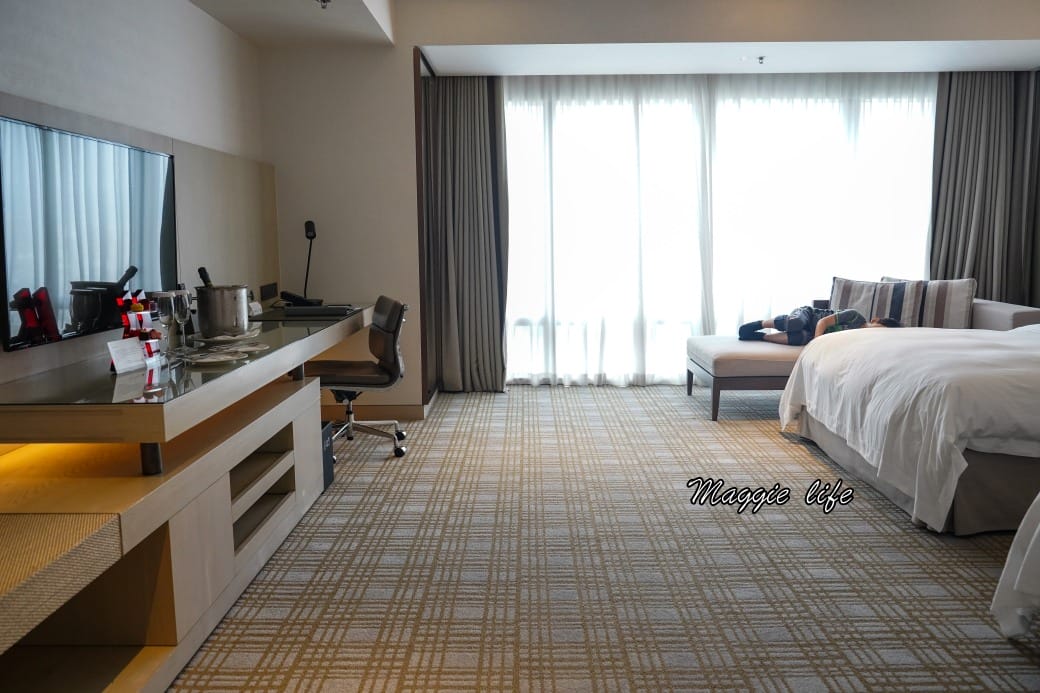 台北萬豪酒店住宿開箱，高空摩天輪景觀，天際泳池，親子住房玩到瘋，最新房價