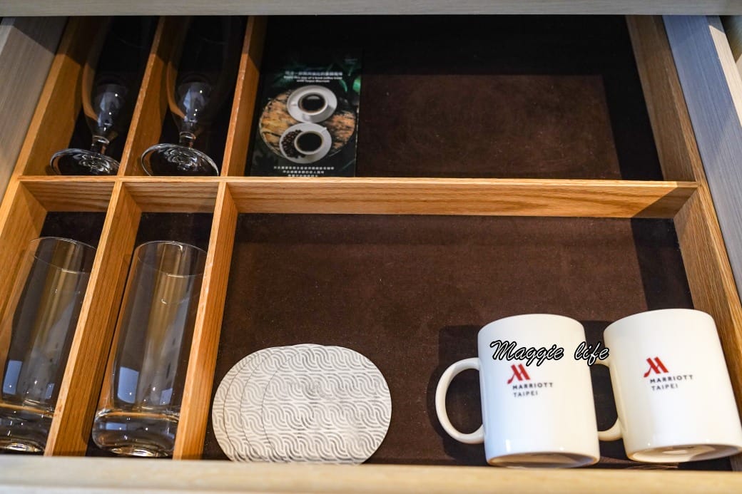 台北萬豪酒店住宿開箱，高空摩天輪景觀，天際泳池，親子住房玩到瘋，最新房價