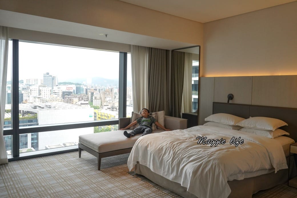 台北萬豪酒店住宿開箱，高空摩天輪景觀，天際泳池，親子住房玩到瘋，最新房價