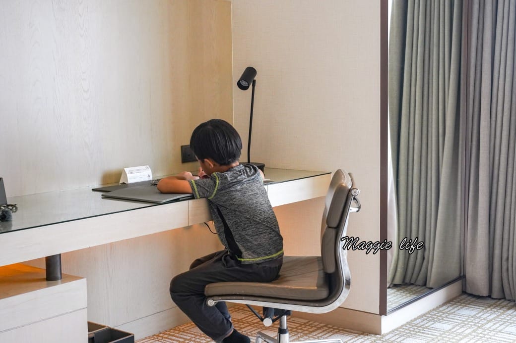 台北萬豪酒店住宿開箱，高空摩天輪景觀，天際泳池，親子住房玩到瘋，最新房價