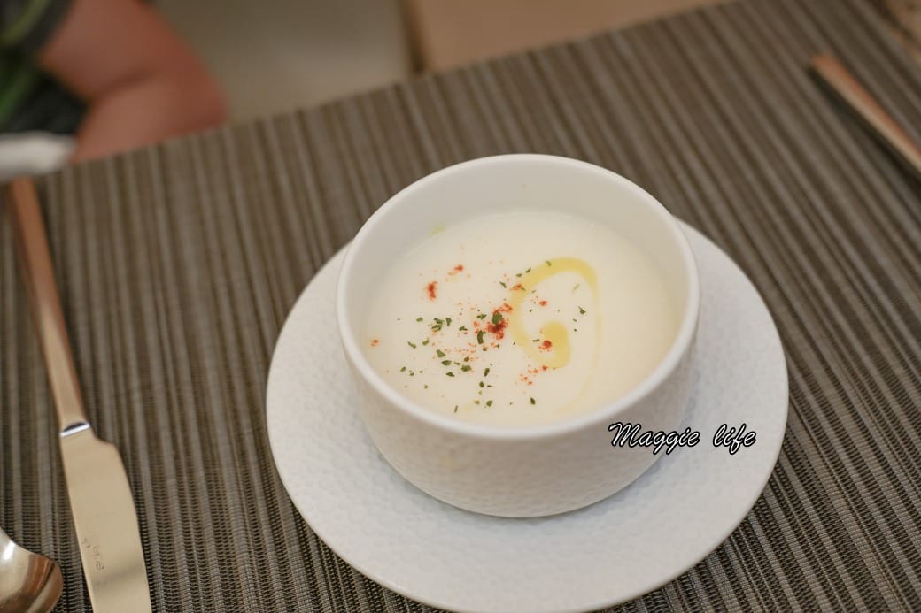 台北萬豪酒店Mark’s Teppenyaki鐵板燒，雙人午間海陸套餐，頂級龍蝦鮑魚肋眼超適合慶生約會，父親節母親節，限定優惠中