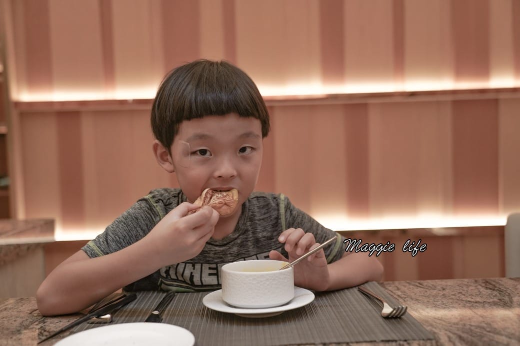 台北萬豪酒店Mark’s Teppenyaki鐵板燒，雙人午間海陸套餐，頂級龍蝦鮑魚肋眼超適合慶生約會，父親節母親節，限定優惠中