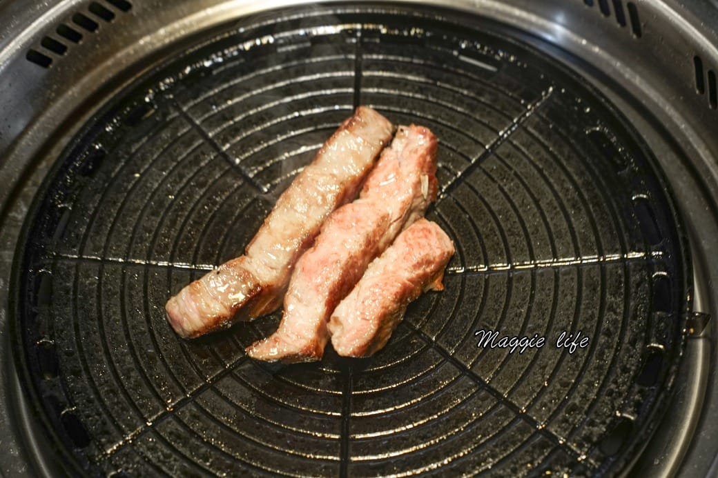 台北韓江烤肉市民總店，秒到韓國的好味道韓國道地烤肉店，韓式小菜無限供應無限續，沒在韓國的日子就來這裡吧！