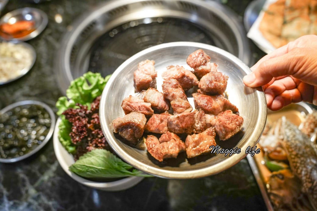 台北韓江烤肉市民總店，秒到韓國的好味道韓國道地烤肉店，韓式小菜無限供應無限續，沒在韓國的日子就來這裡吧！