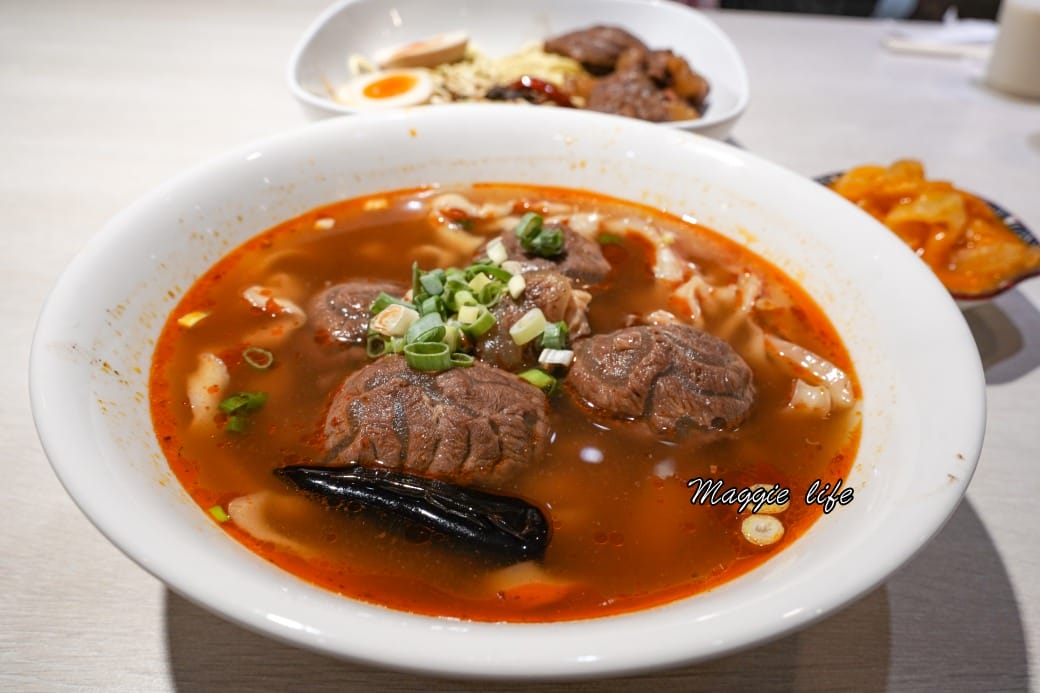 麵大廚牛肉麵有豆花豆漿吃到飽，還有蜜芋頭，真的被豆花耽誤的牛肉麵店