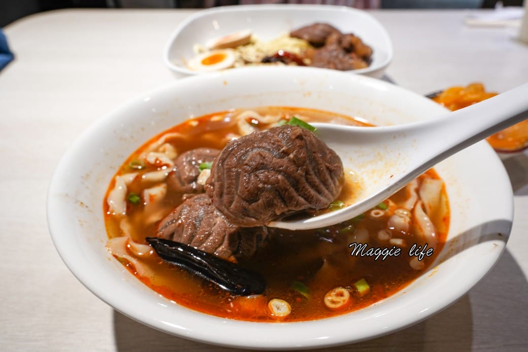 麵大廚牛肉麵有豆花豆漿吃到飽，還有蜜芋頭，真的被豆花耽誤的牛肉麵店