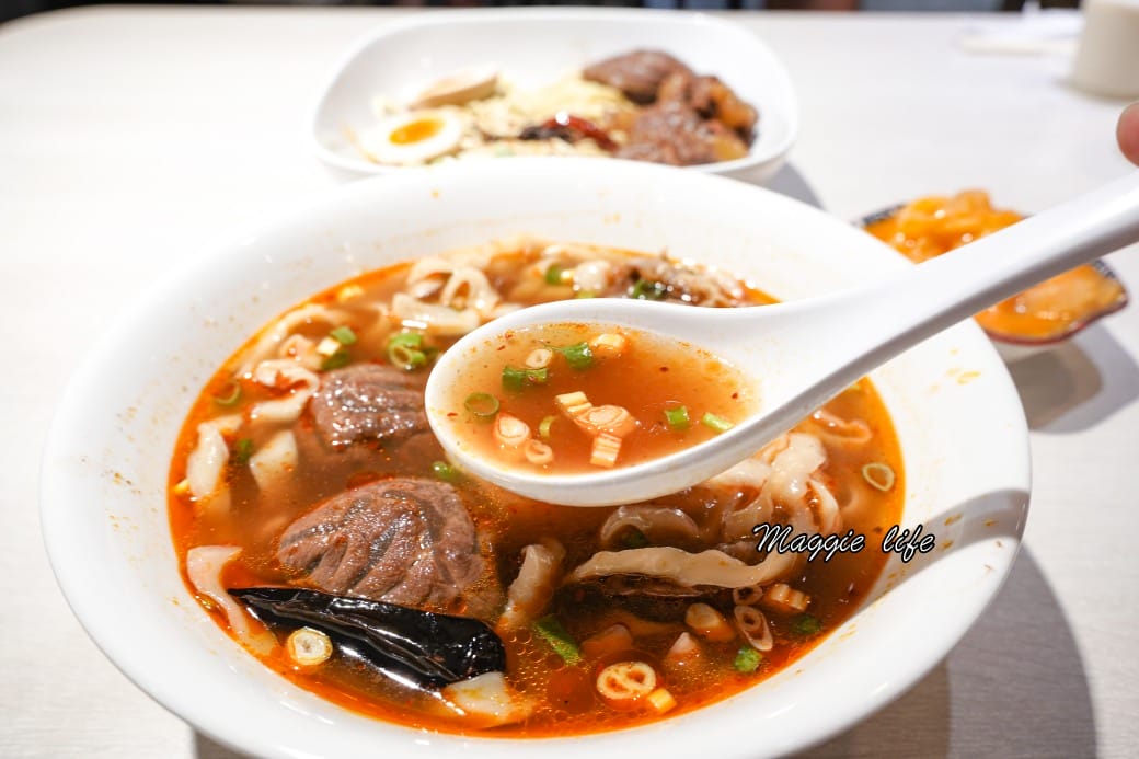 麵大廚牛肉麵有豆花豆漿吃到飽，還有蜜芋頭，真的被豆花耽誤的牛肉麵店