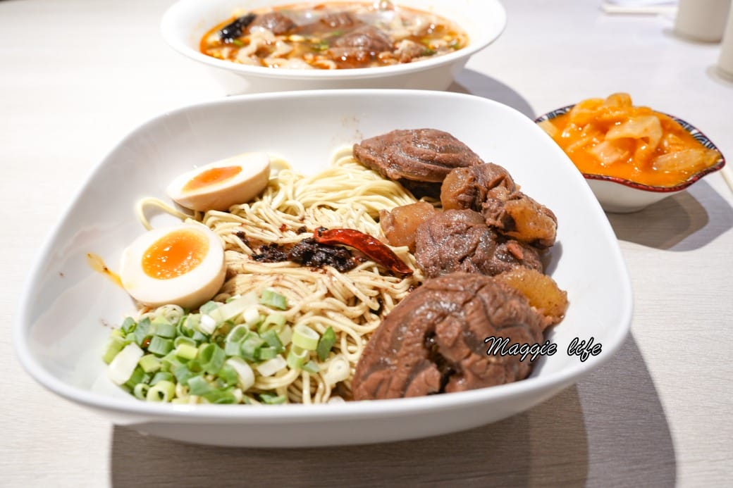 麵大廚牛肉麵有豆花豆漿吃到飽，還有蜜芋頭，真的被豆花耽誤的牛肉麵店