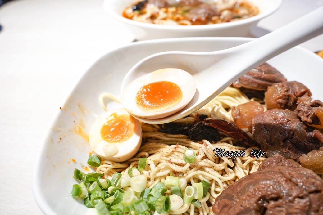 麵大廚牛肉麵有豆花豆漿吃到飽，還有蜜芋頭，真的被豆花耽誤的牛肉麵店