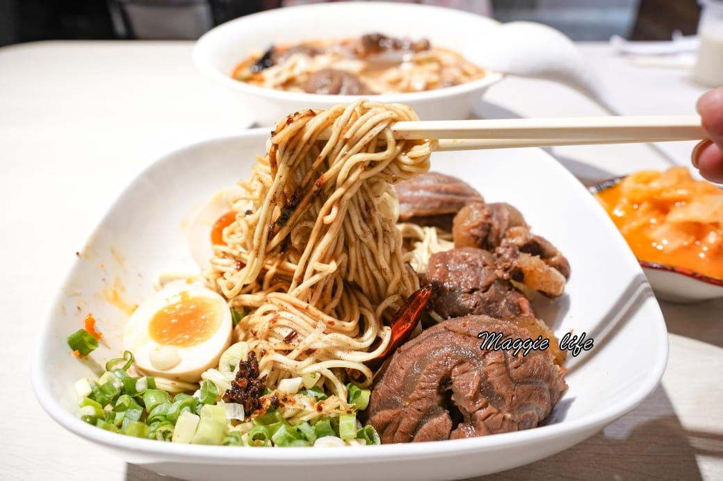 麵大廚牛肉麵有豆花豆漿吃到飽，還有蜜芋頭，真的被豆花耽誤的牛肉麵店