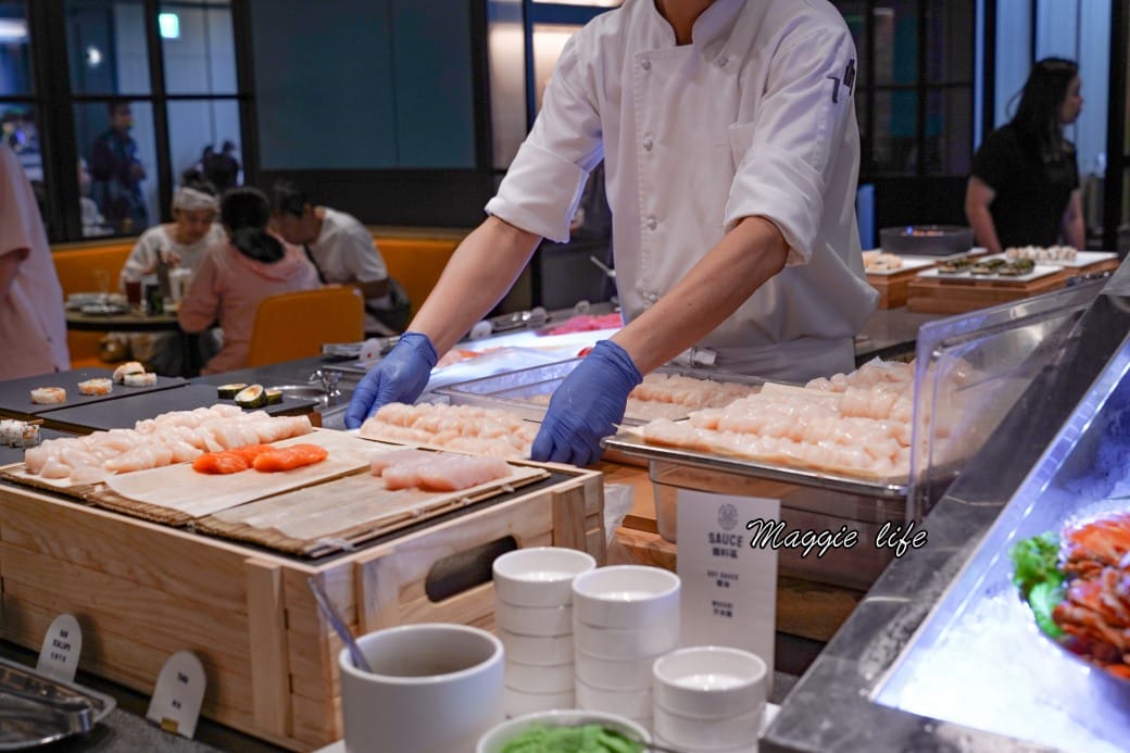 新北八里福朋喜來登吃到飽The Mesh Kitchen，生食級干貝爆炸好吃，buffet假日完整菜色